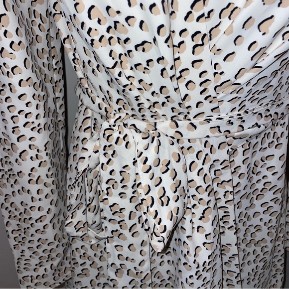 Express Wrap Dress Long Sleeve White Brown Leopard Extra Small - Picture 4 of 9